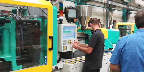 2-Presse-a-injecter_500x250_1741858902.jpg